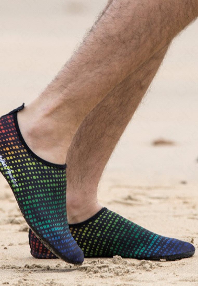 戶外運動涉水鞋 (彩點) 39-44碼 Drainage Sole Beach/Wading shoes (Color)