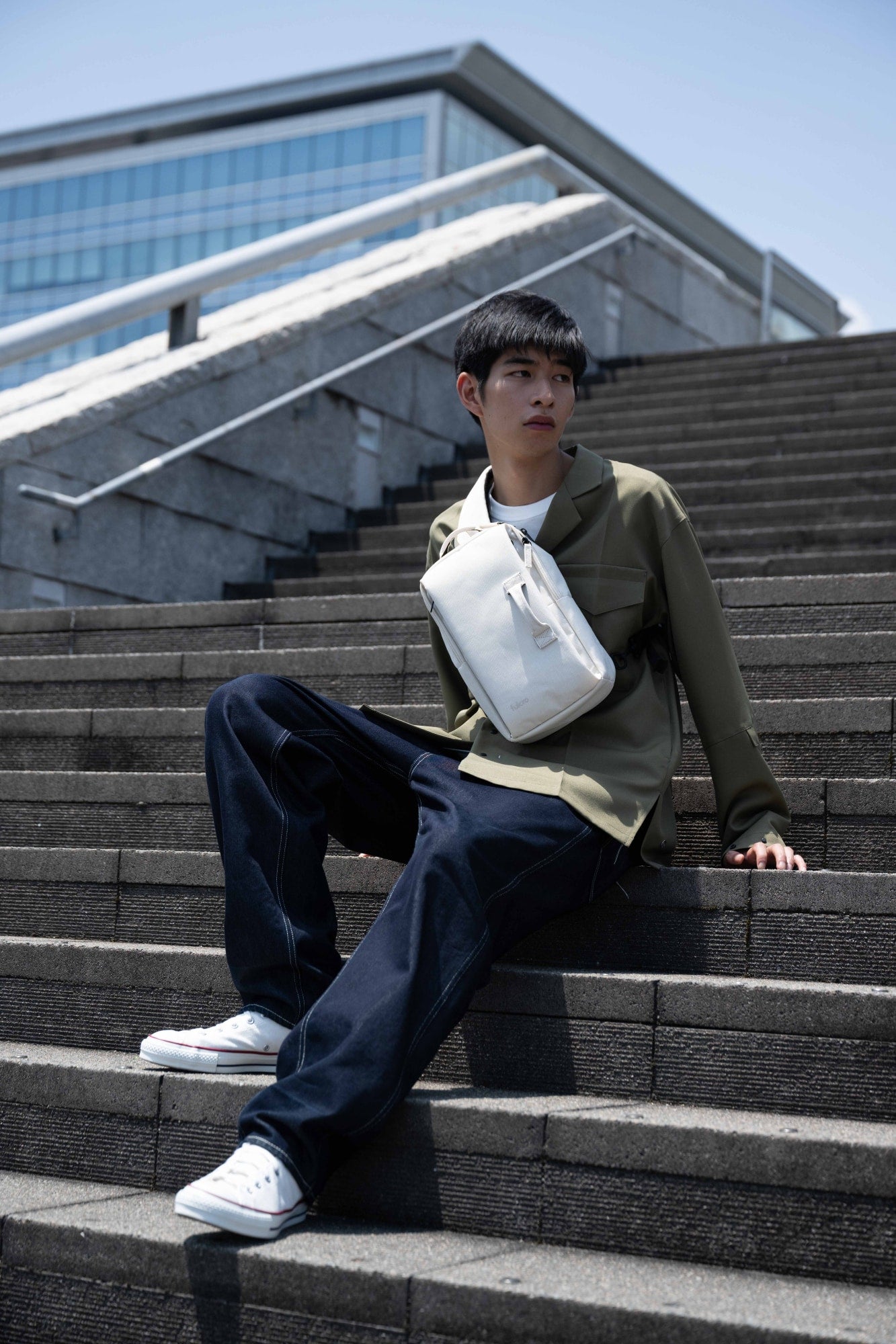 ESSENCE / sling 斜揹包