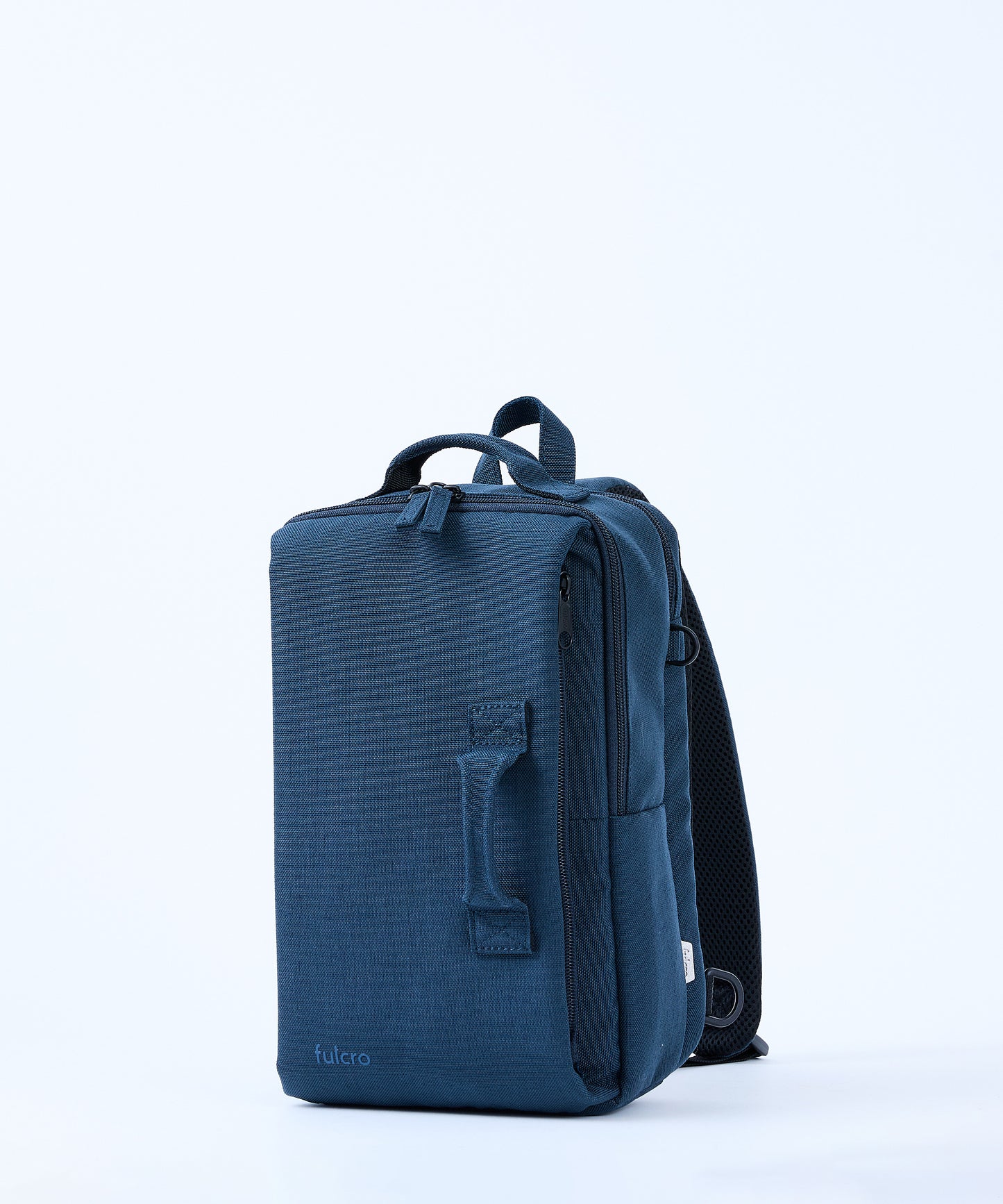 ESSENCE / sling 斜揹包