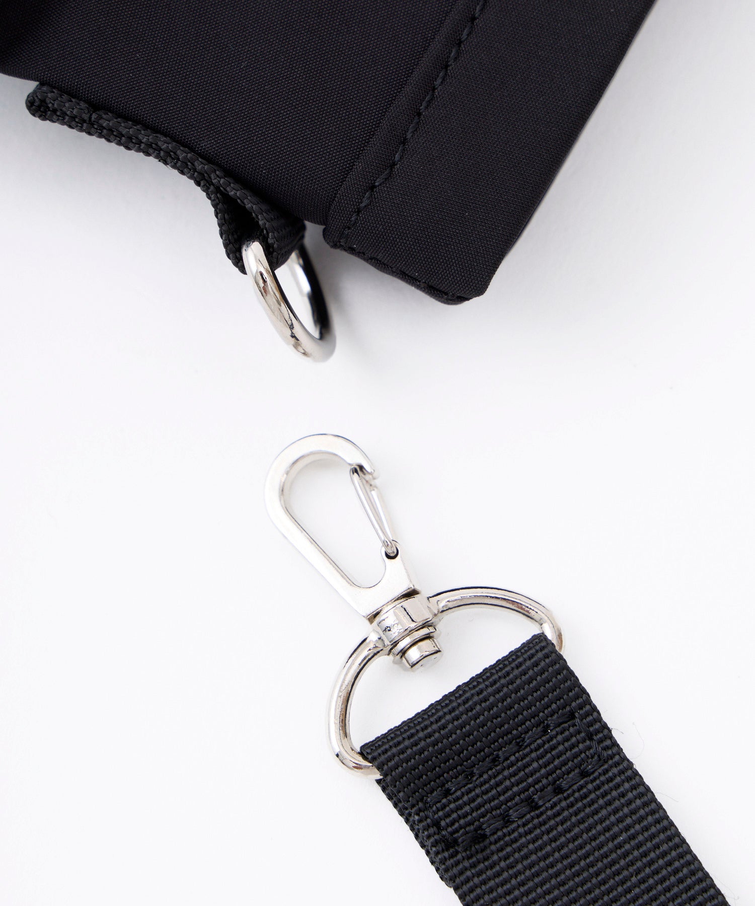 Explorer FMA0041 Sector 斜背包