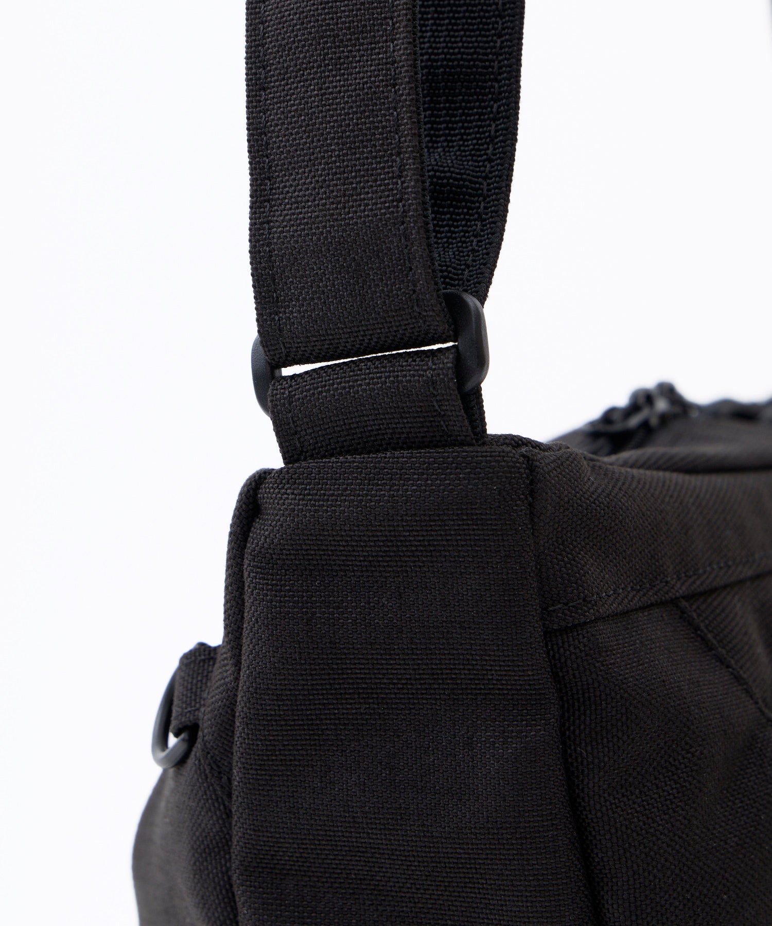 Explorer FMA0041 Sector 斜背包