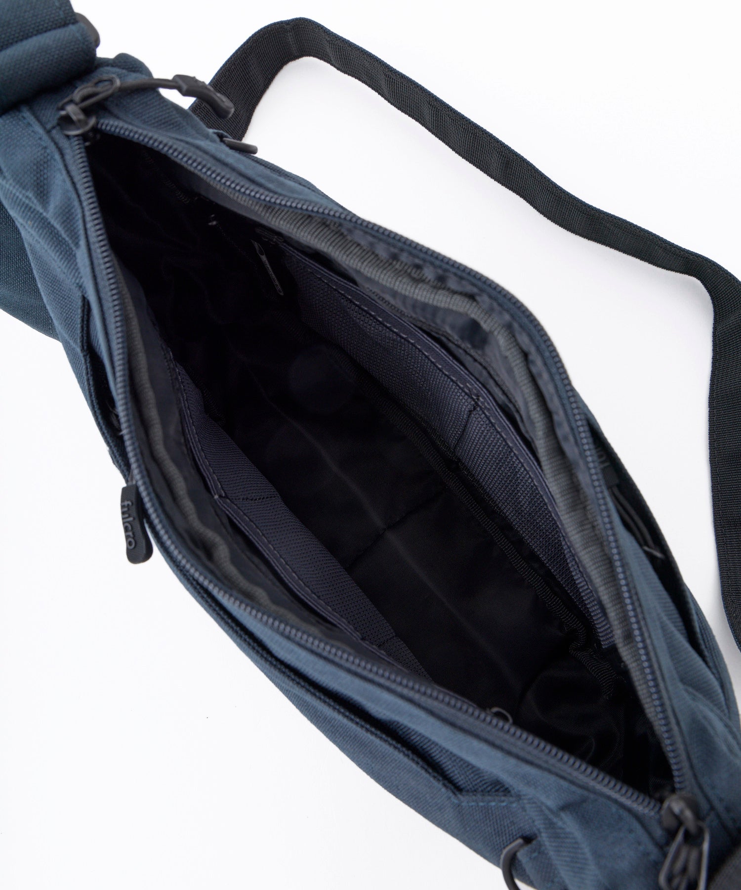 Explorer FMA0041 Sector 斜背包