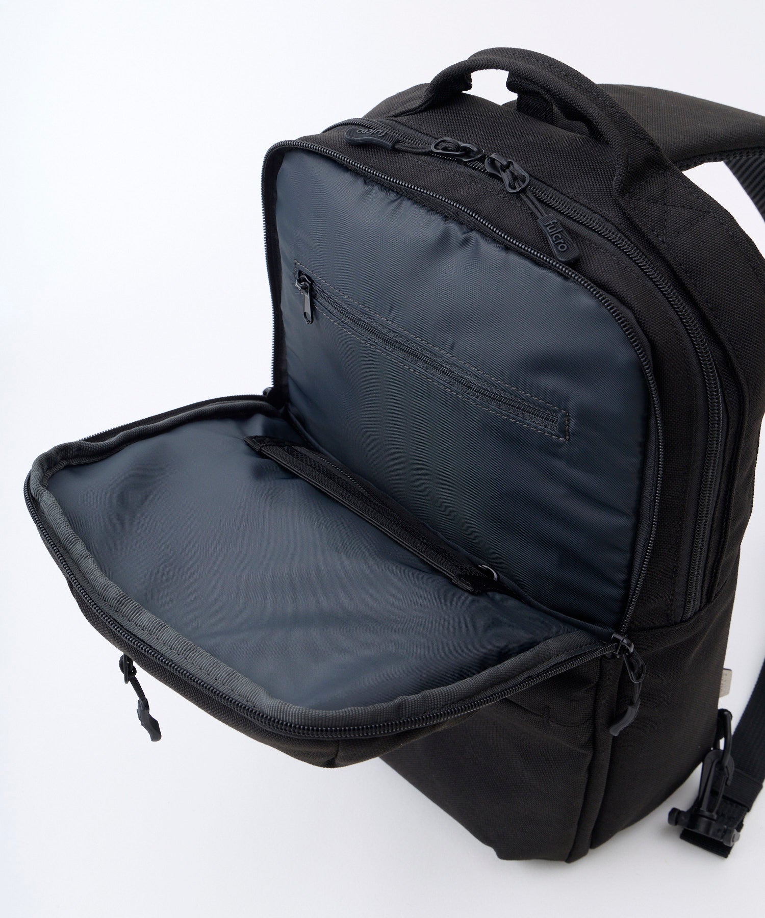 Explorer FMA0042 Pro 斜背包 19L