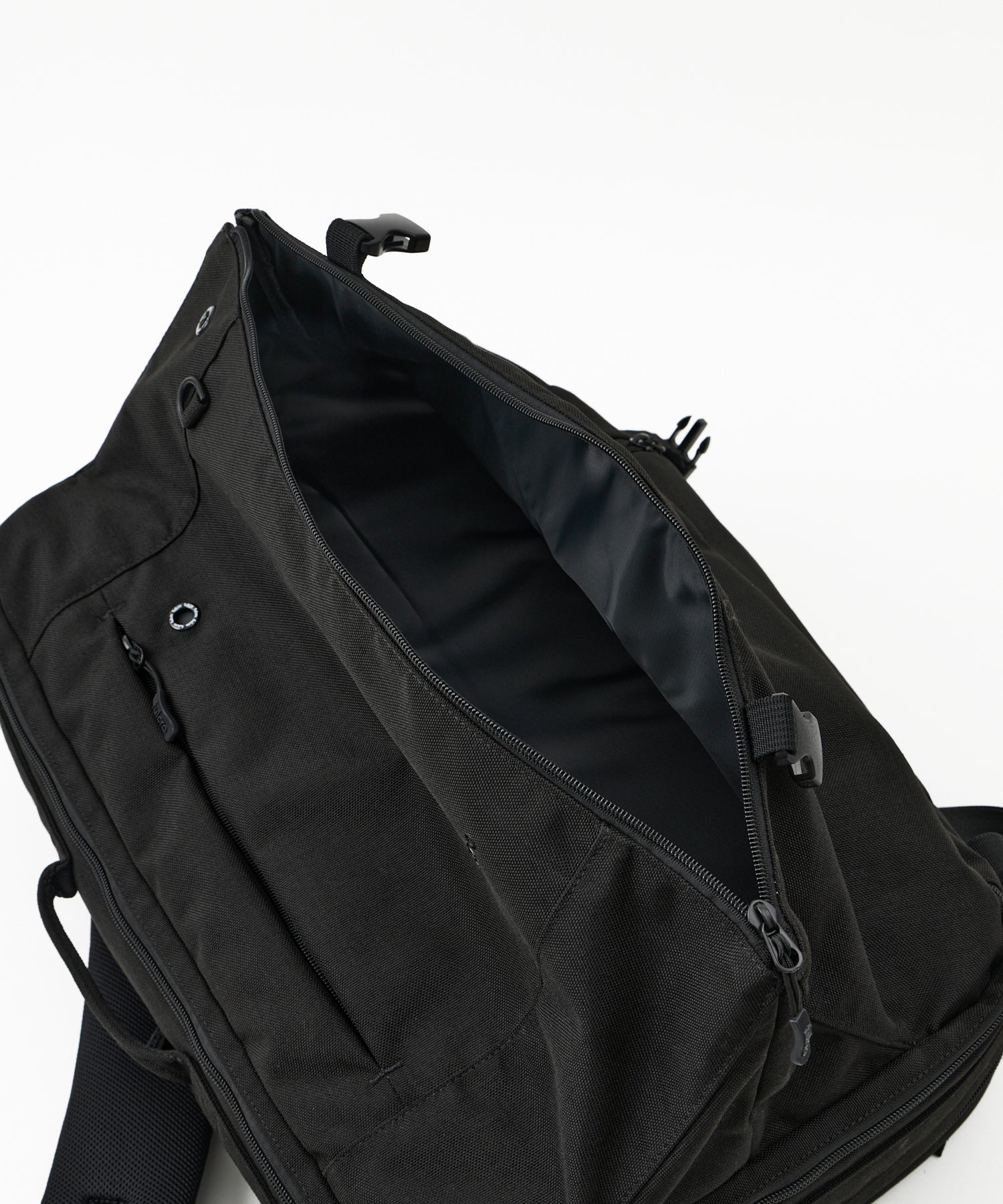 Explorer FMA0043 Chamber 單肩包