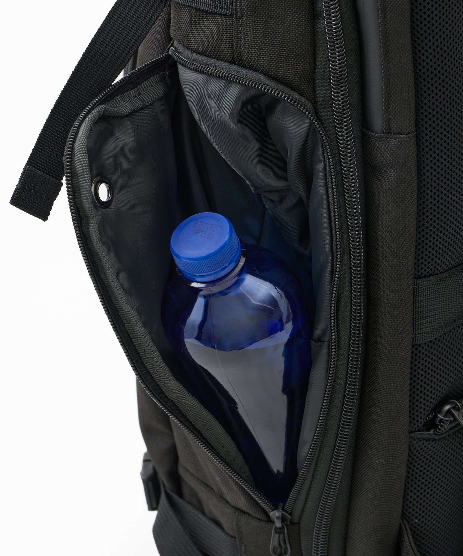 Explorer FMA0043 Chamber 單肩包