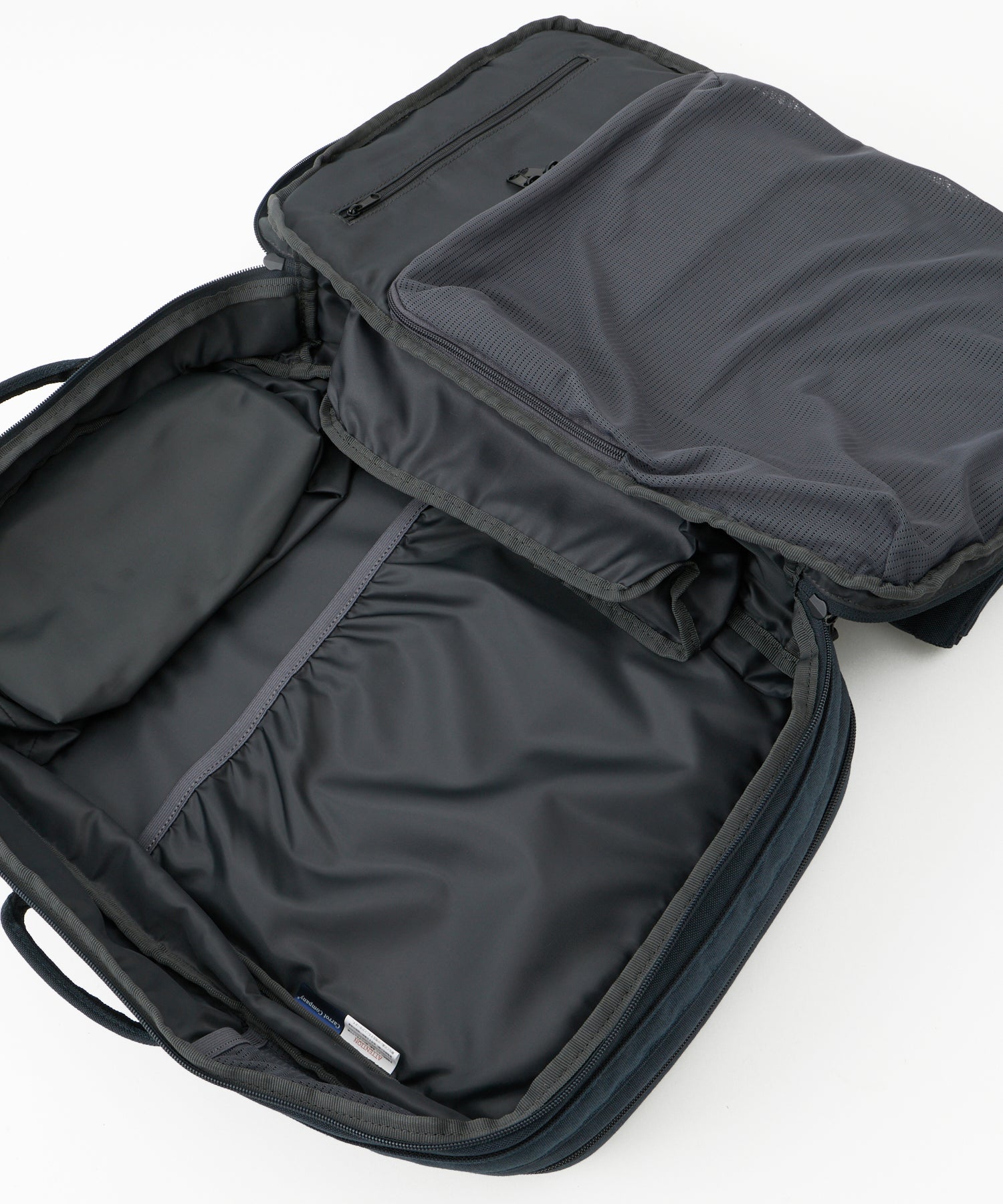 Explorer FMA0043 Chamber 單肩包